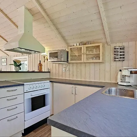 Holiday home Lovely In With Kitchen