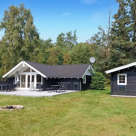 Lovely In With Kitchen Holiday home